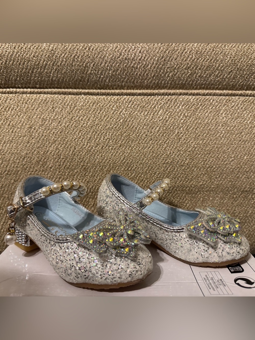Girls Glitter Pearl Strap Dress Shoes - Silver